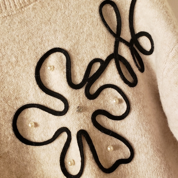 NWT! ITALIAN IMPORT Elegant Cream Sweater with Black, Diamond & Pearl Accents - Picture 2 of 4